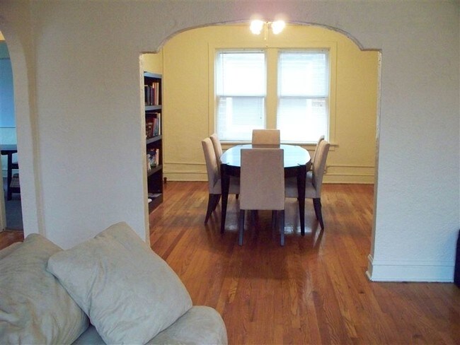 Foto del edificio - 6340 Southwood Ave