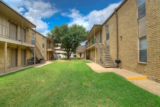 Building Photo - Bear Creek Apartments