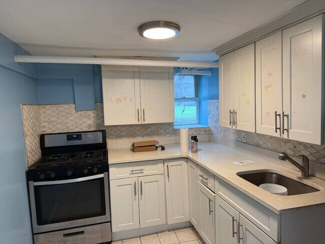 Foto del edificio - 527 Kimball Ave