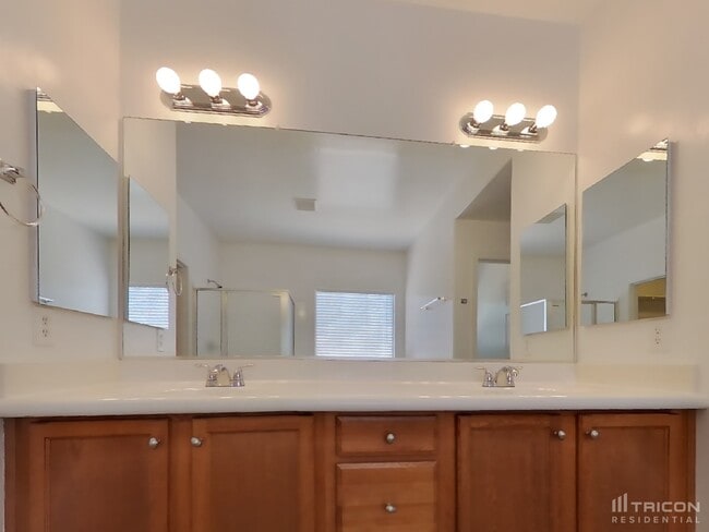 Building Photo - 25574 W St Charles Ct