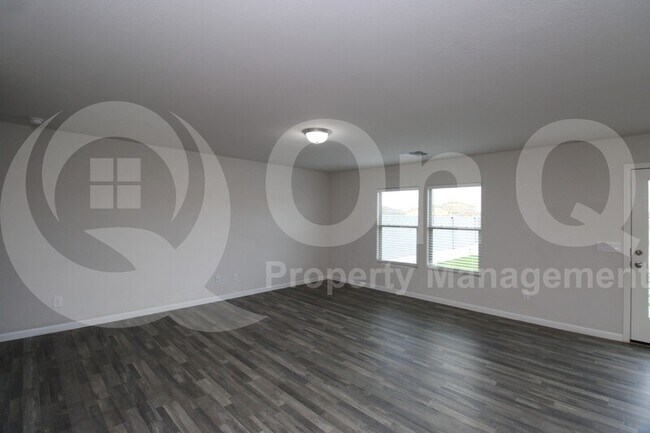 Foto del edificio - 148 W Dewey Ave