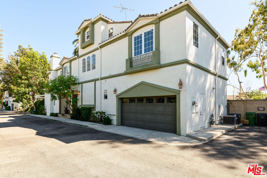 Primary Photo - 1008 Harbor Crossing Ln