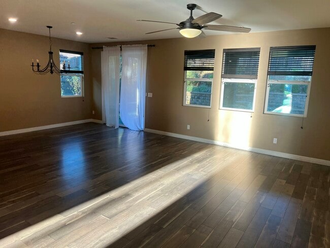 Foto del edificio - 3261 Haskell Way