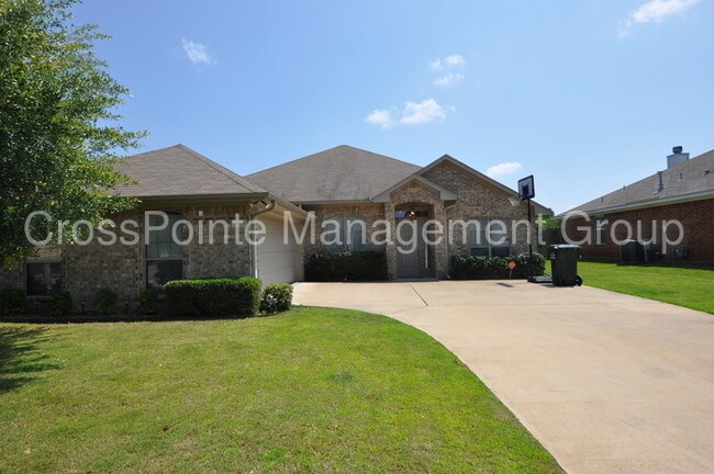 Building Photo - Stunning 4 Bedroom in Flint!