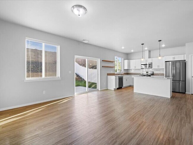 Foto del edificio - 5329 Remington Dr