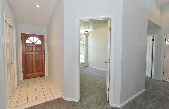 Foto del edificio - 12053 W Hickory Dr