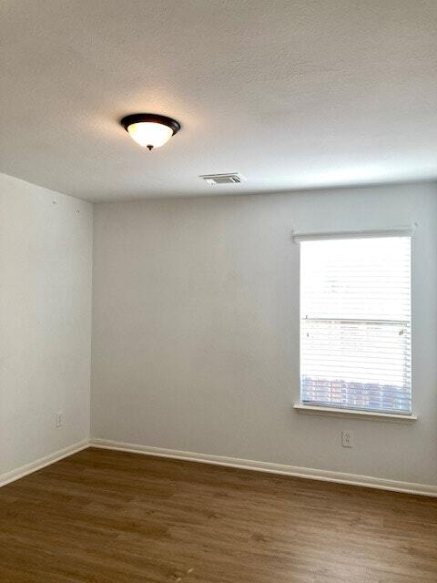 Foto del edificio - 1515 Thornhollow Dr