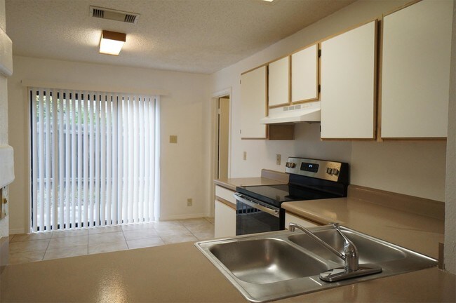 Building Photo - 5015 Kenton Trace