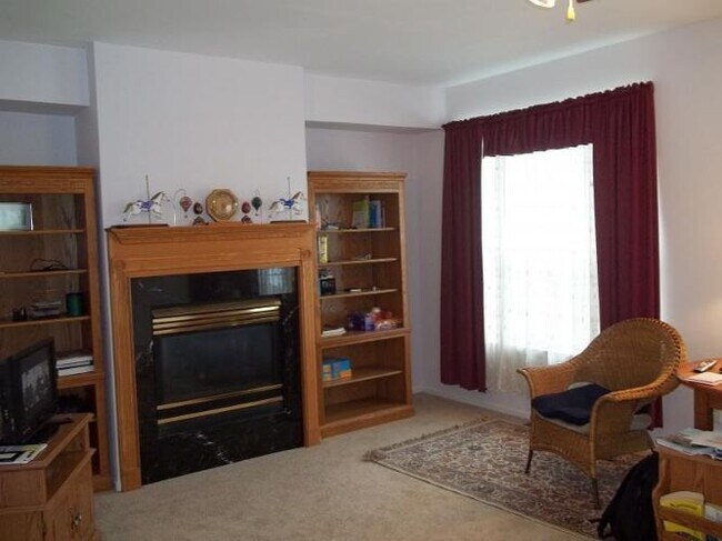 Foto del edificio - 4 Brentwood Ct
