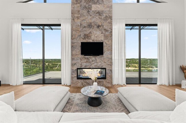 Foto del edificio - 2714 Lakehurst Rd