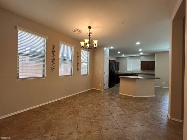 Foto del edificio - 3 br, 2.5 bath House - 3239 East Virgil Drive