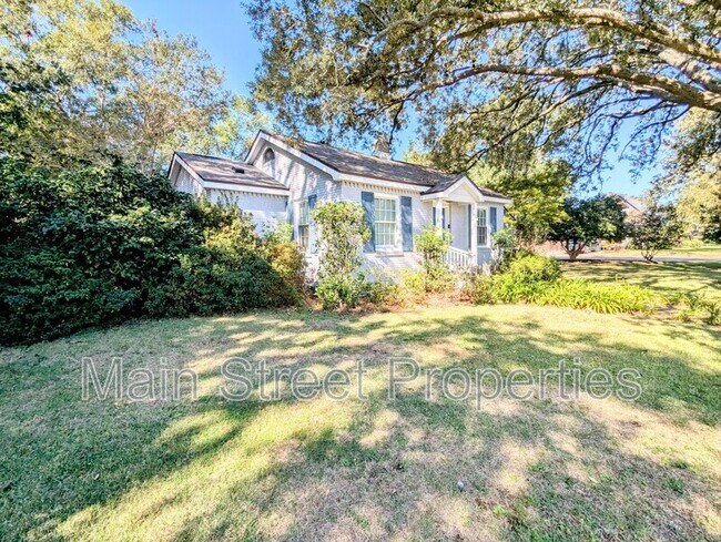 Foto del edificio - 2373 Escambia Ave