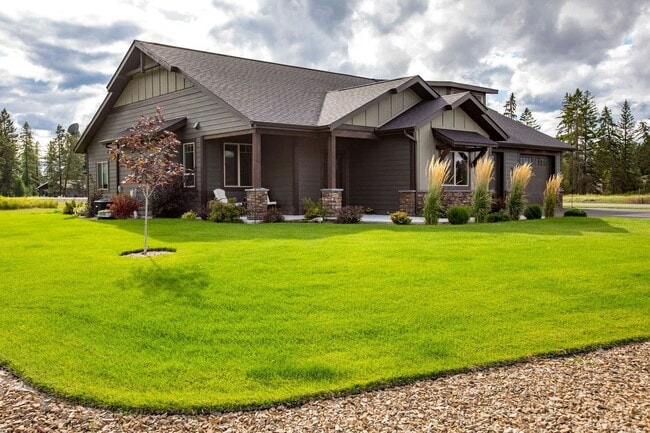 Building Photo - Glacier Ranch Home Available August 1