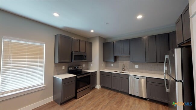 Building Photo - 311 Craddock Ave