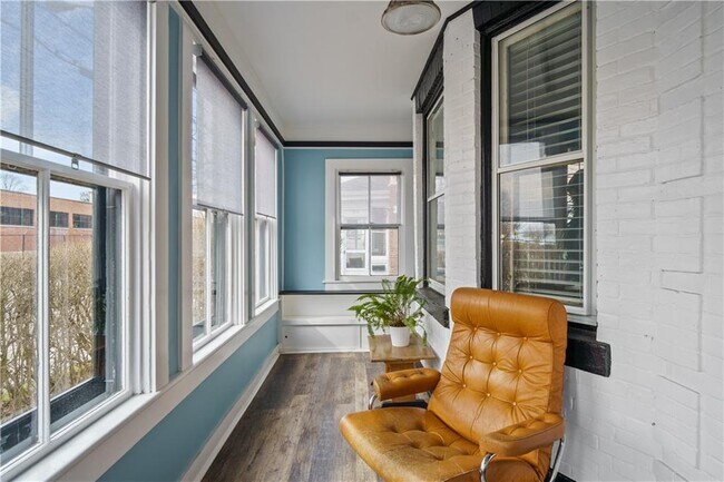 Building Photo - 209 Third St