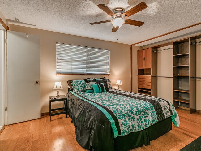 Foto del edificio - 1548 Bradley Pl