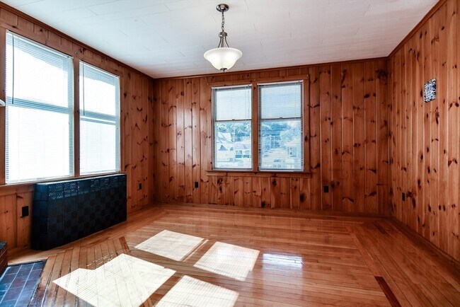 Foto del edificio - 57 Coburn Ave