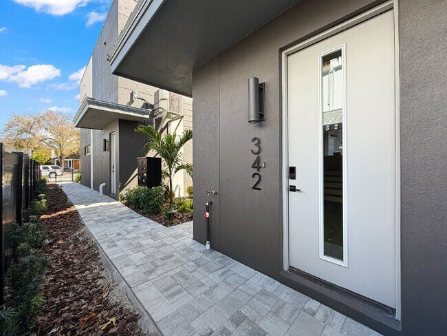 Building Photo - 342 14th St N