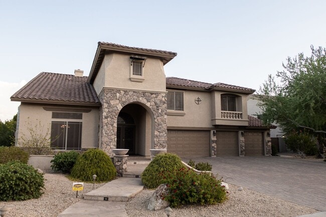 Foto del edificio - Stunning 5 bed/ 3.5 Bath in Pleasant Valley