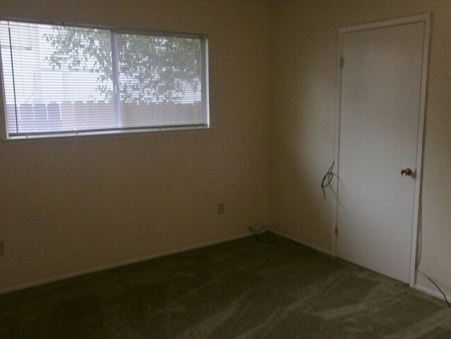 Building Photo - 6412 Mariposa Ave