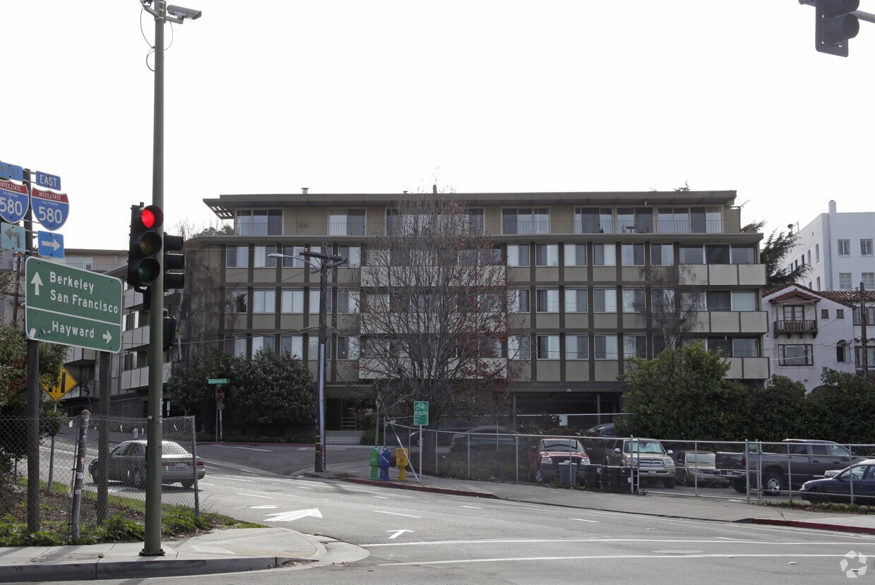 Foto del edificio - One Excelsior Apartments