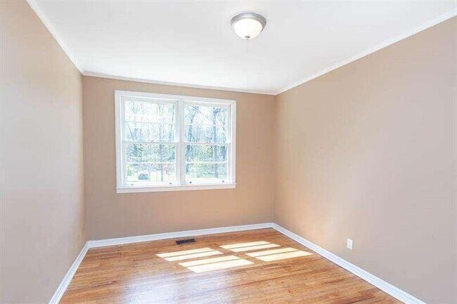 Building Photo - 2808 Horseshoe Dr