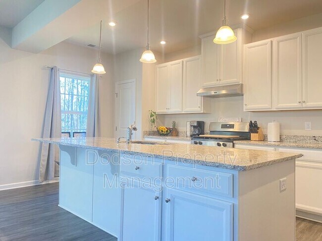 Foto del edificio - 4381 Kenmare Ln