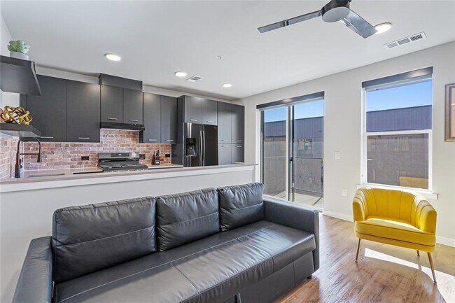 Foto del edificio - 4510 Terry-O Ln