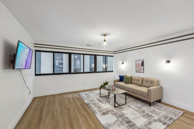 Foto del edificio - 913 N Market St