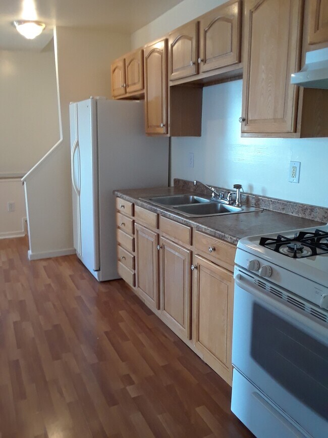 32 Norfolk St, Fall River, MA 02720 Apartments 32 Norfolk St Fall