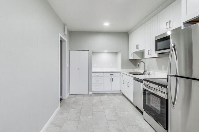 Foto del edificio - 37 12th Ave