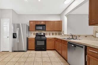 Building Photo - 16855 Mammoth Springs Dr