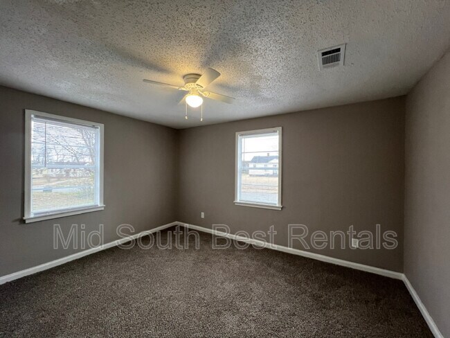 Foto del edificio - 1982 Belmar St