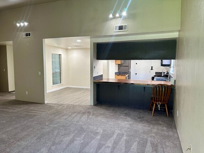 Foto del edificio - single story 3 bedroom 2 bathroom