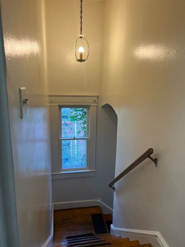Building Photo - COMING SOON: Large 3 Bedroom Across from J...