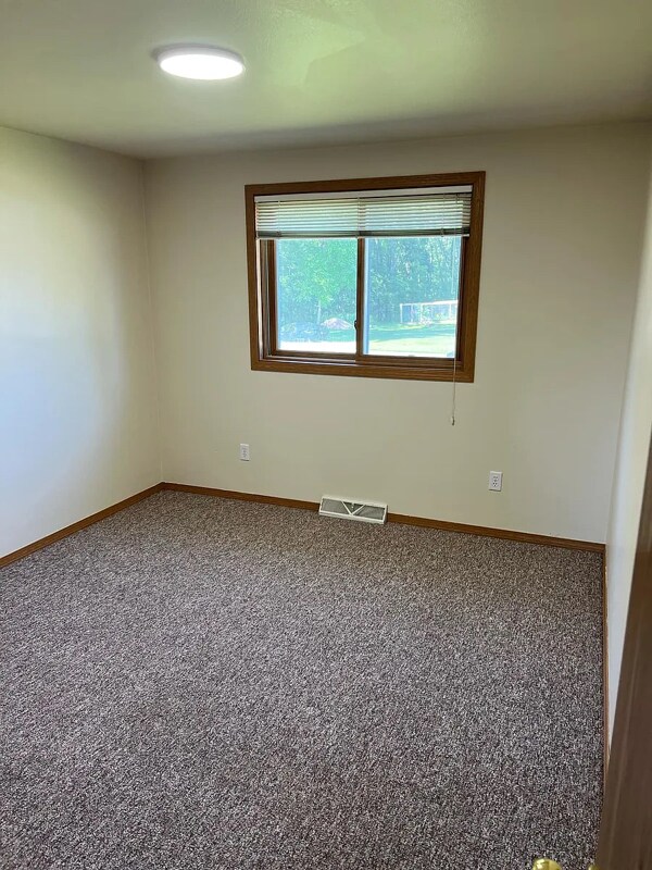 Building Photo - 502 N Steven Ave