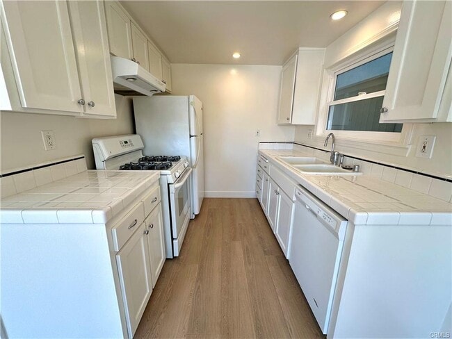 Building Photo - 455 29th St