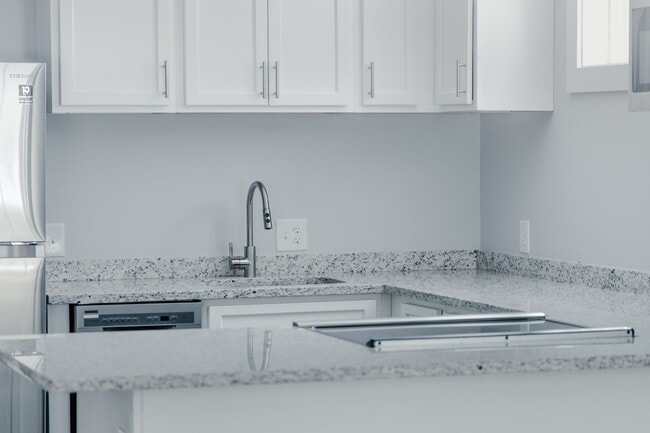 Building Photo - Knollwood Apartments