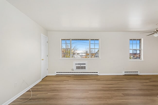 Building Photo - 145 Arnot St