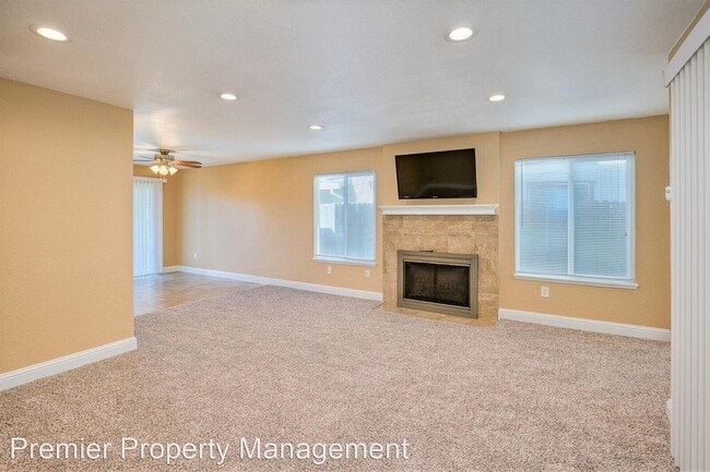 Building Photo - 2 br, 2 bath House - 2002 REBECCA CT.