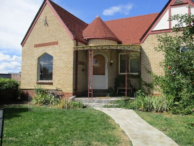 Photo - 1301 Tennyson St. Lower House