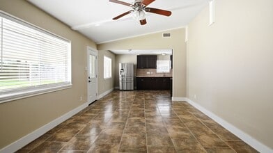 Building Photo - 1511 Sungail Dr