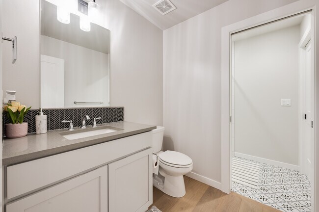 Foto del edificio - 1685 Tanner Falls Way SE