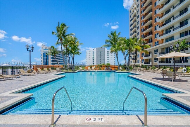 Foto del edificio - 3232 SW 22nd Terrace