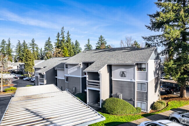 Building Photo - Veri on Cascade