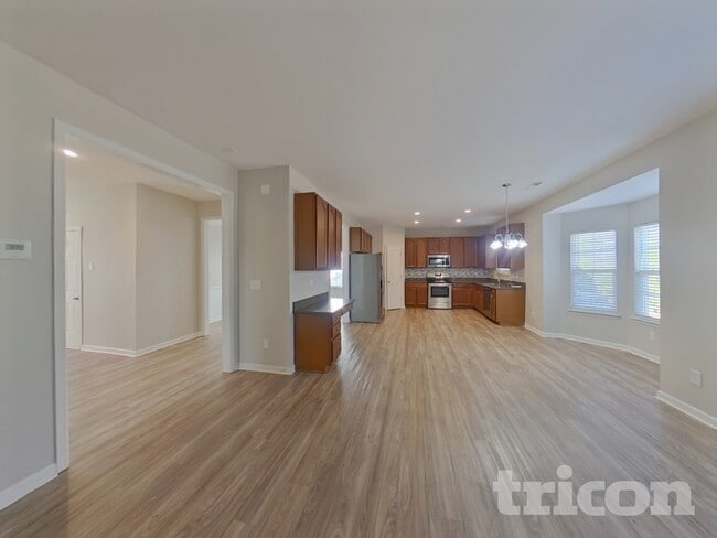 Building Photo - 1001 Southridge Dr