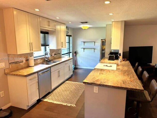 Foto del edificio - 2736 Carnation Ct