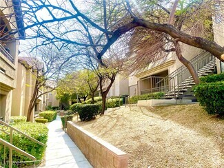 Building Photo - 8250 N Grand Canyon Dr