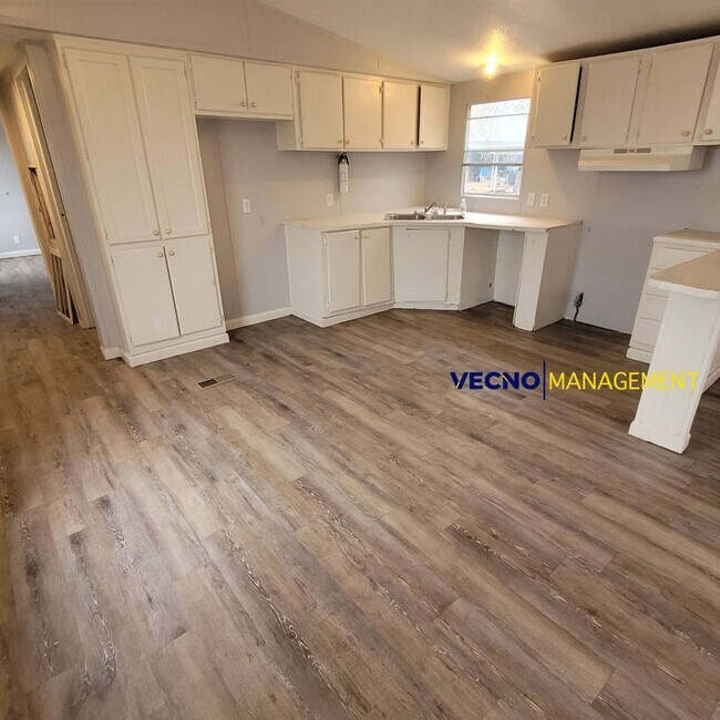 Foto del edificio - 3525 E Main St