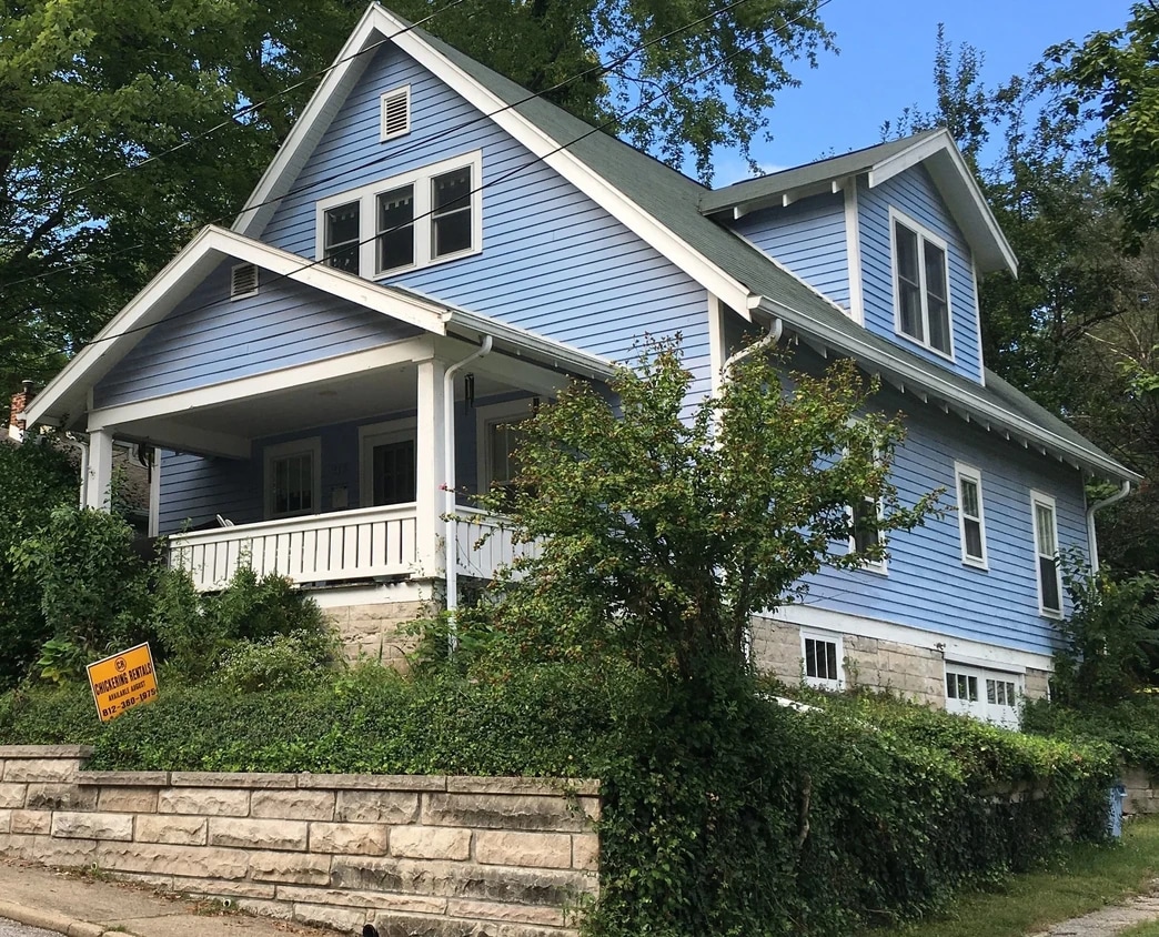 Primary Photo - 213 E Cottage Grove Ave